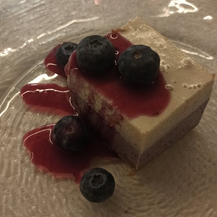 photo of Trattoria Glisenti Cake Vegana al lampone e vaniglia shared by @paolaohpaola on  31 Oct 2022 - review