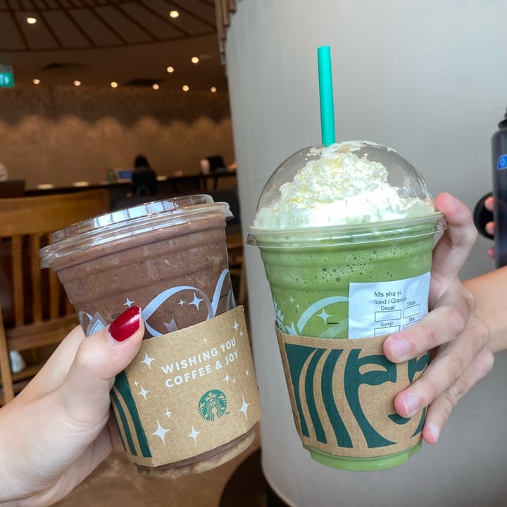 review photo of Starbucks Dark Mocha Frappuccino shared by @celestenvg on 04 Nov 2021 - review
