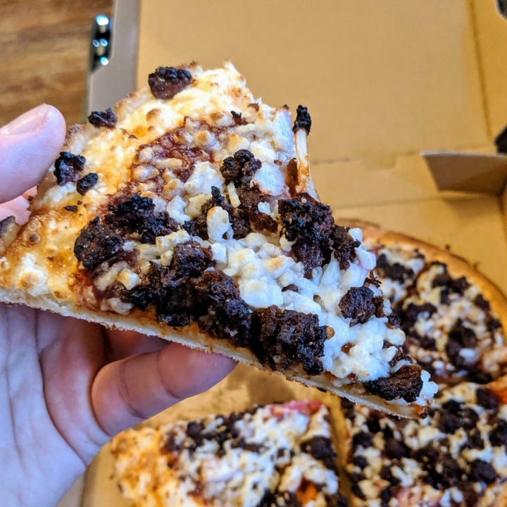 photo of Domino's Pizza St Kilda Vegan beef and onion shared by @hannibal on  06 Sep 2019 - review