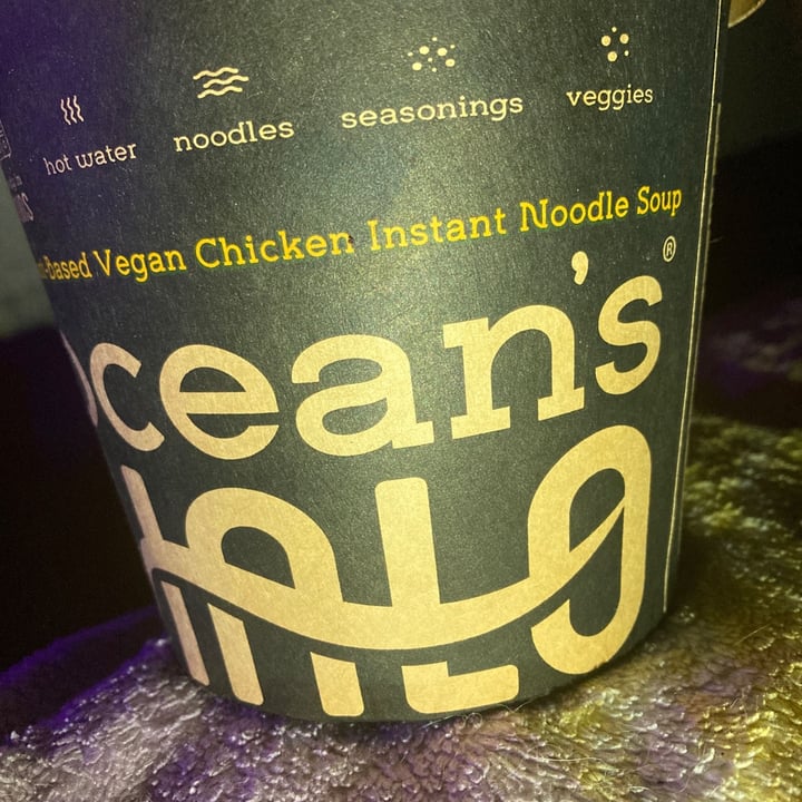 photo of Ocean's Halo Big Bowl of Noodles (Vegan Chicken Flavor) shared by @maisietheblindhen on  13 Dec 2020 - review