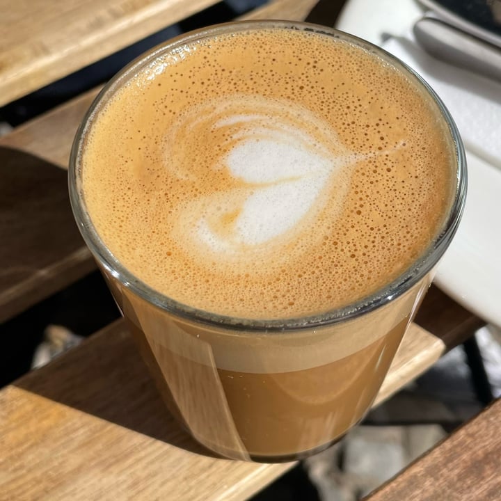 photo of MANA Food Flat white shared by @fbradaschia on  04 Sep 2022 - review