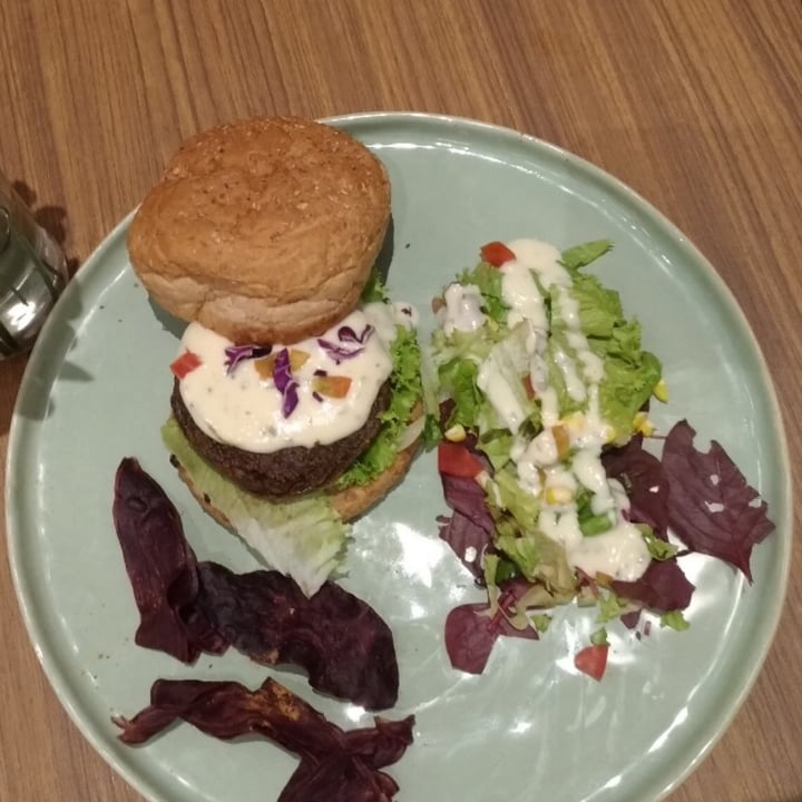 review photo of Burgreens The Breeze Mighty Mushroom Burger shared by @erikaeats on 31 Oct 2021 - review