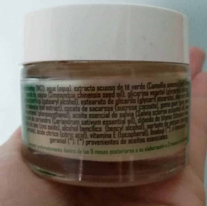 photo of AguaCalma Crema facial natural de jojoba shared by @nanaesquivel on  30 Mar 2020 - review