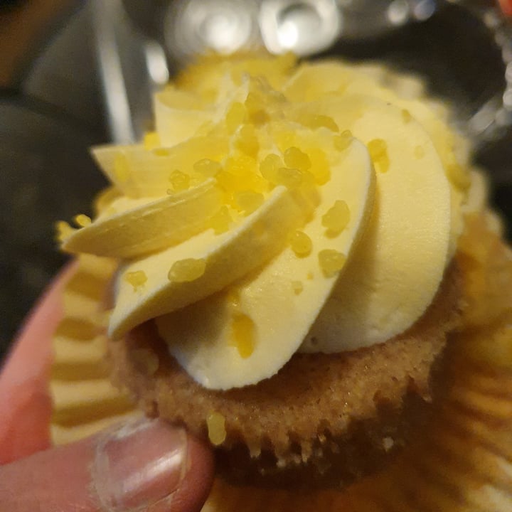 photo of Wicked 4 Lemon cupcakes shared by @mrsanders93 on  30 Nov 2021 - review