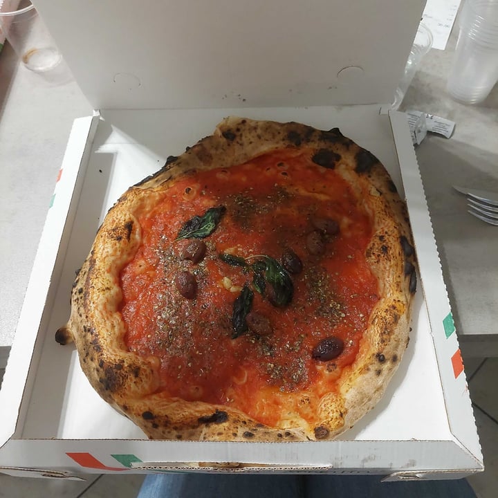 photo of Pizzeria Gennarì Pizza marinara con olive taggiasche shared by @nanai on  01 May 2022 - review