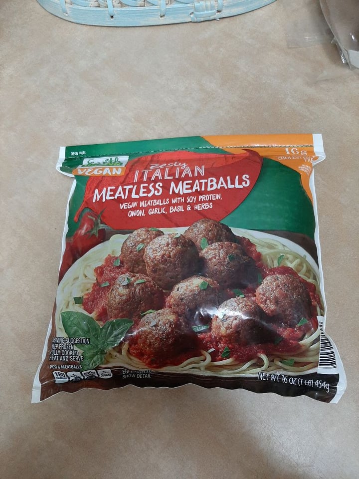 photo of Earth Grown Zesty Italian Meatless Meatballs shared by @carriecreighton on  18 Apr 2020 - review
