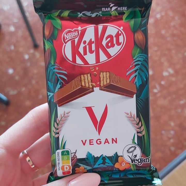photo of Nestlé Kitkat Vegan shared by @carolinacarmele on  04 Dec 2022 - review