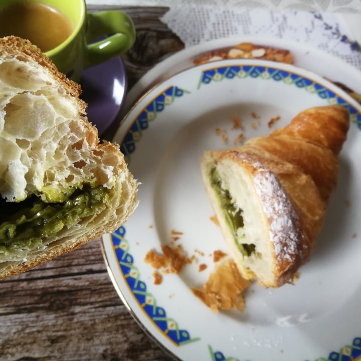 photo of Efrem - Gourmet Boutique and Finest Bar Brioche pistacchio shared by @hella on  05 Dec 2021 - review