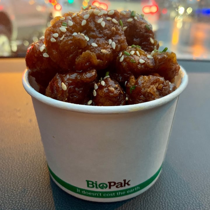 photo of Vegan Fried Chick'n Sticky Chick'n shared by @vegan-friendly on  09 Feb 2021 - review