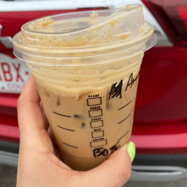photo of Starbucks Brown Sugar Oatmilk Shaken Espresso shared by @rebecalozano on  09 Sep 2021 - review