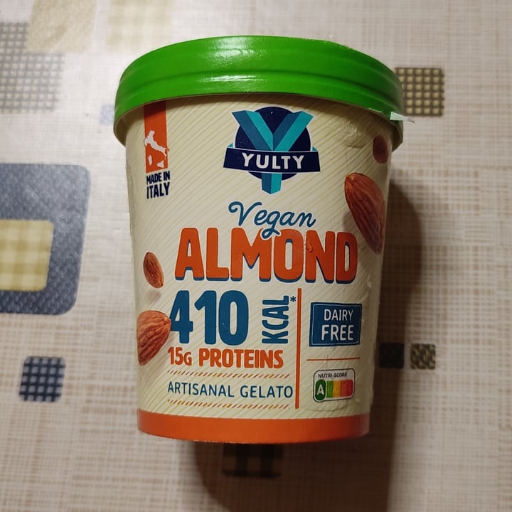 photo of yulty Vegan Almond artisanal gelato shared by @hella on  15 Sep 2022 - review