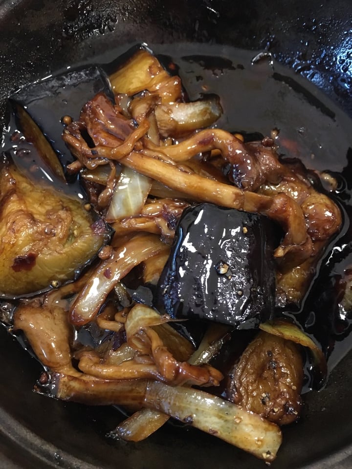 photo of Golden Lotus Vegan Eggplant And Mushroom Claypot shared by @hannahtheyogi on  22 Feb 2020 - review