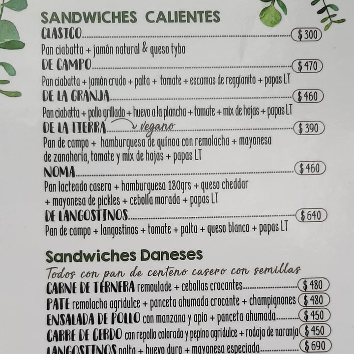review photo of La Tienda Sandwich "De La Tierra" : Caliente De Quinoa Y Remolacha Con Lechuga Y Tomate Con Aderezo De Zanahoria, Acompañado De Papas Rústicas Y Limonada Casera. shared by @gastonfauret on 15 Feb 2021 - review