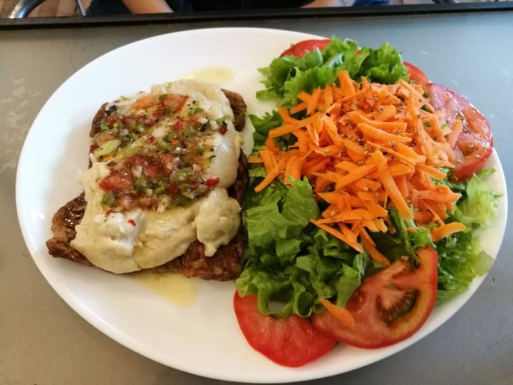 photo of Loving Hut Bife de seitán con salsa criolla shared by @juli2019 on  26 Oct 2019 - review