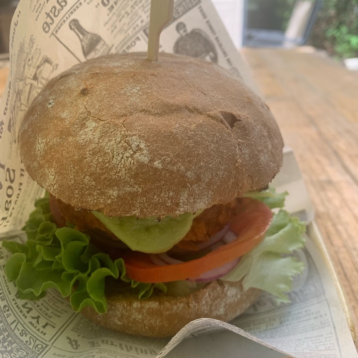photo of Pims burger&more Burger Vegano shared by @vittoriazanoni on  30 Jun 2022 - review