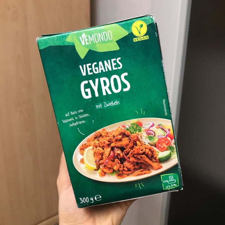 photo of Vemondo Vegan gyros shared by @addictedtopeas on  24 May 2022 - review