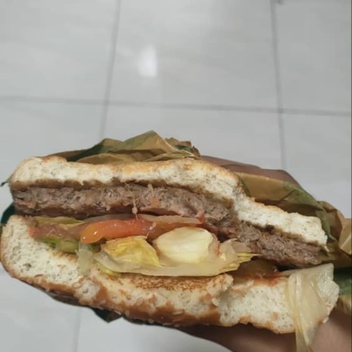 review photo of Burger King Plant Based Whopper shared by @notcow on 05 Jul 2022 - review