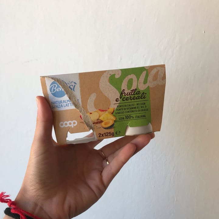 photo of Bene.Si coop yogurt soia frutta e cereali shared by @saraquartieri on  20 Sep 2022 - review