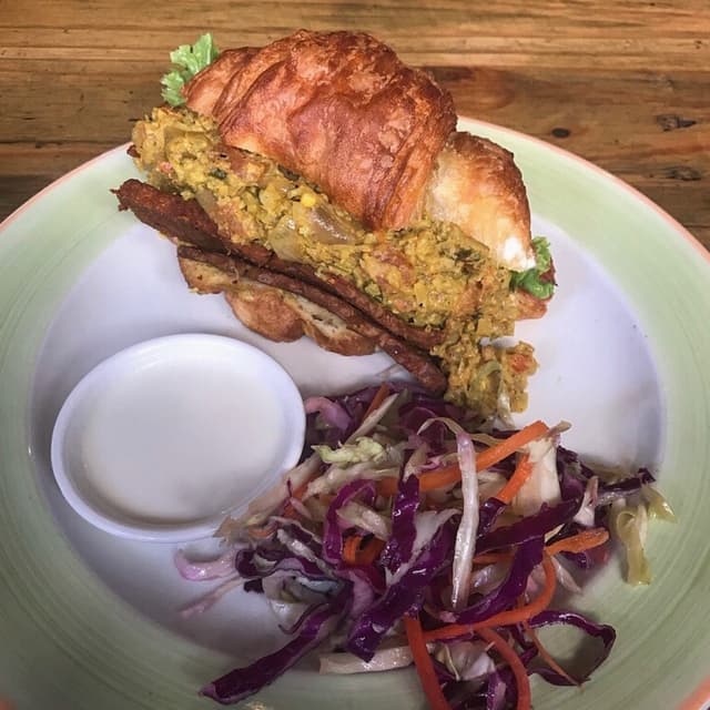 Photo du plat “Breakfast Scramble Croissant”