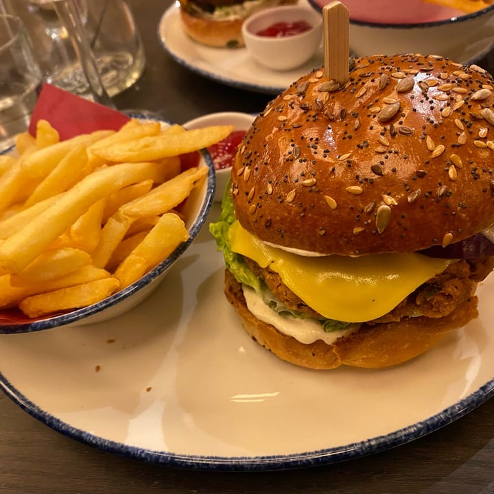 review photo of Wulf & Lamb Spicy Bean Burger shared by @marijacarter on 10 Feb 2022 - review