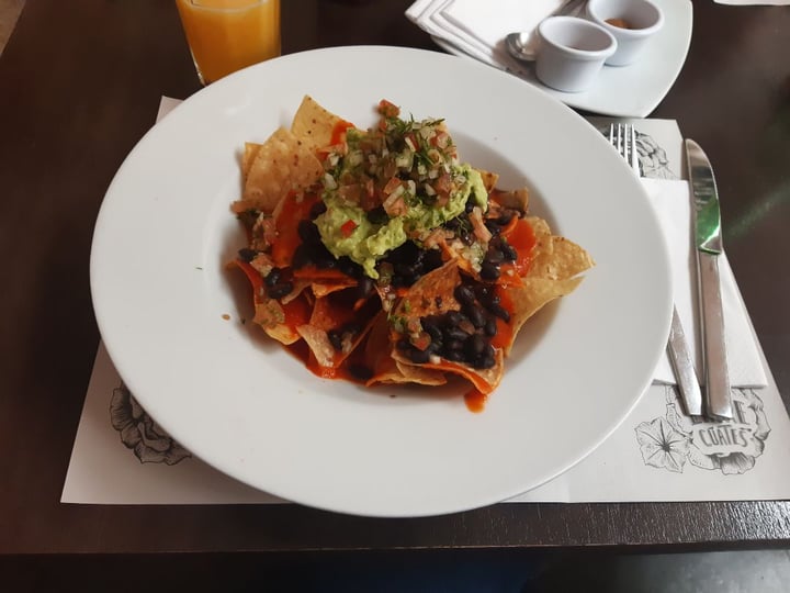 photo of Entre Cuates Zona G Bogotá - Comida y Cantina Mexicana Chilaquiles Veganos shared by @veggienabogota on  10 Oct 2019 - review