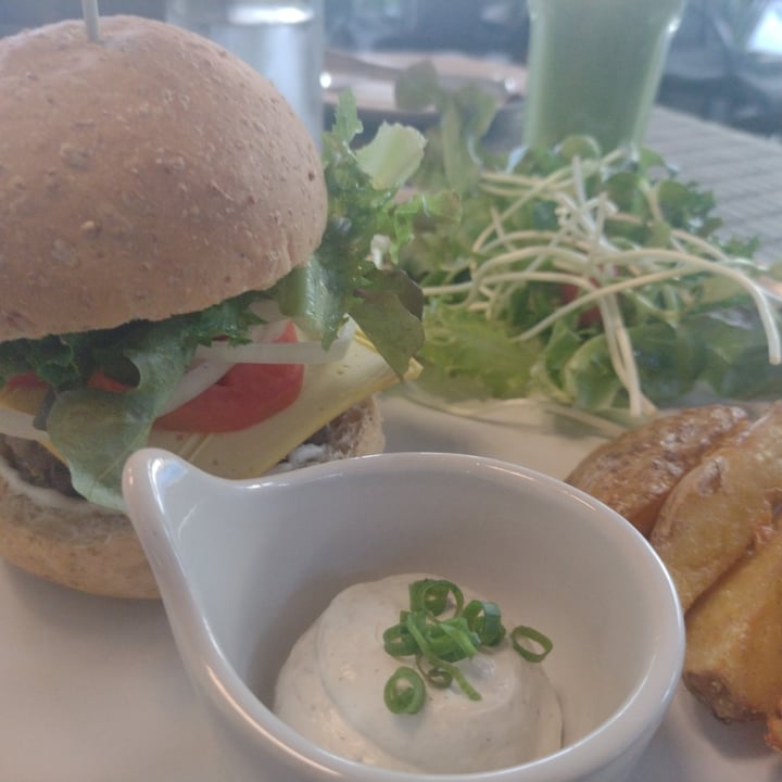photo of Goodsouls Kitchen Mushroom burger shared by @felice on  28 Dec 2021 - review