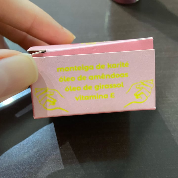 review photo of Vizzela Cosméticos Cera hidratante para cutículas shared by @claracastelani on 31 Dec 2021 - review