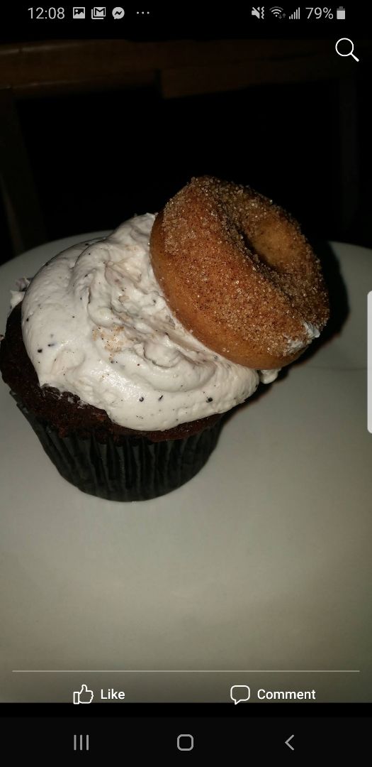 photo of Kelly's Bake Shoppe Cupcakes shared by @larimar on  02 Aug 2019 - review