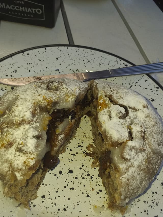 Photo of the dish “Roll de canela”