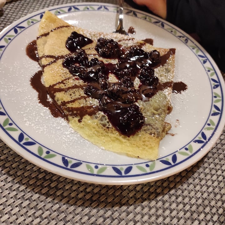 photo of Paradiso pizzeria Gelateria Crepes Monella & Frutti di Bosco shared by @tuscanvegan on  27 May 2022 - review