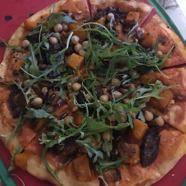 photo of Ou Meul Pinelands Vegan Chickpea, Butternut And Aubergine Pizza shared by @katiewatt on  29 Jul 2020 - review