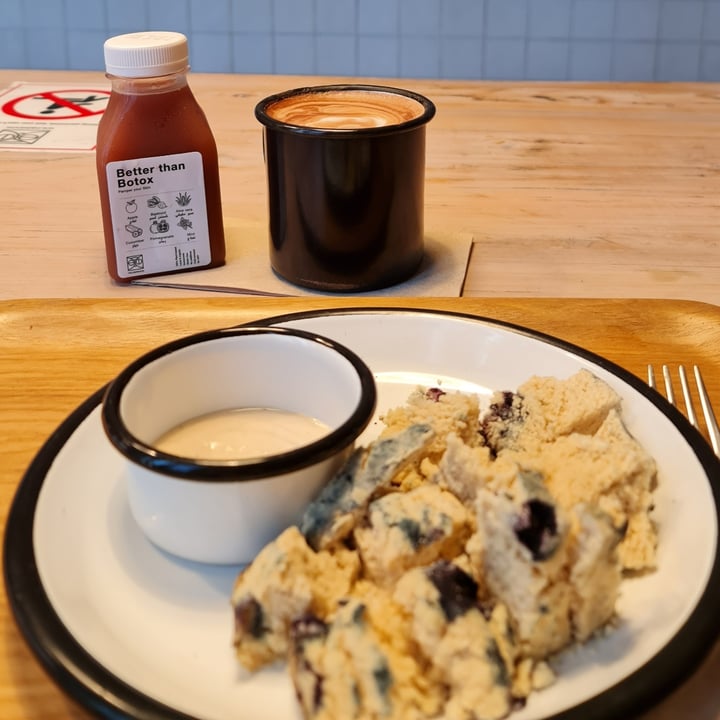 review photo of Wild & The Moon Alserkal Blueberry muffin shared by @deahc on 19 Apr 2021 - review