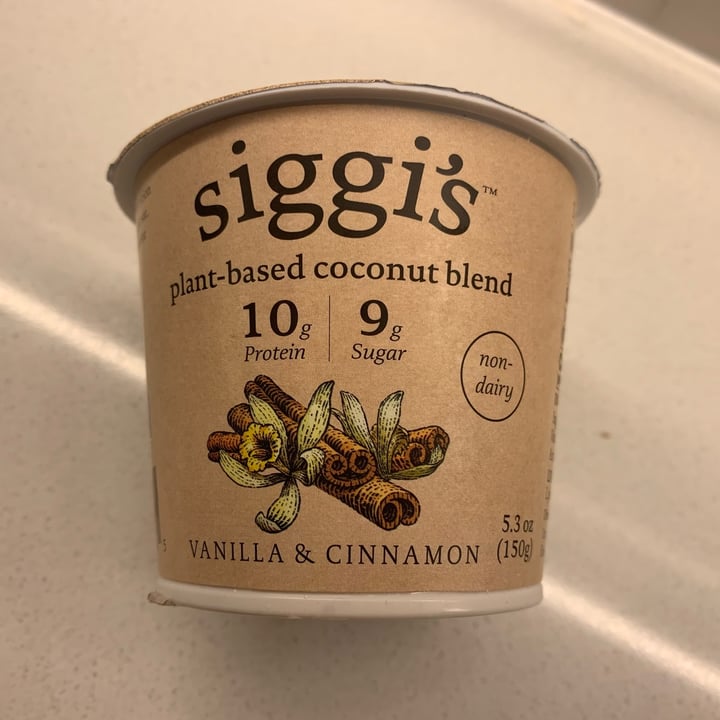 photo of siggi’s Siggis Vanilla & Cinnamon Coconut Yogurt shared by @carolbrittx on  25 May 2022 - review