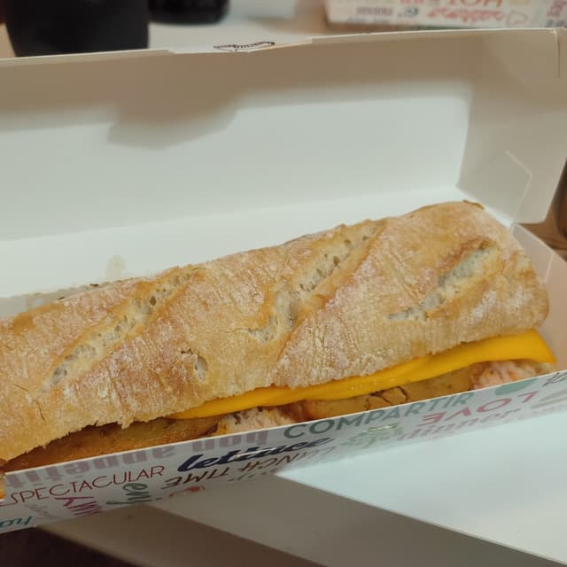 Foto del piatto “Bocadillo Lomo Queso”