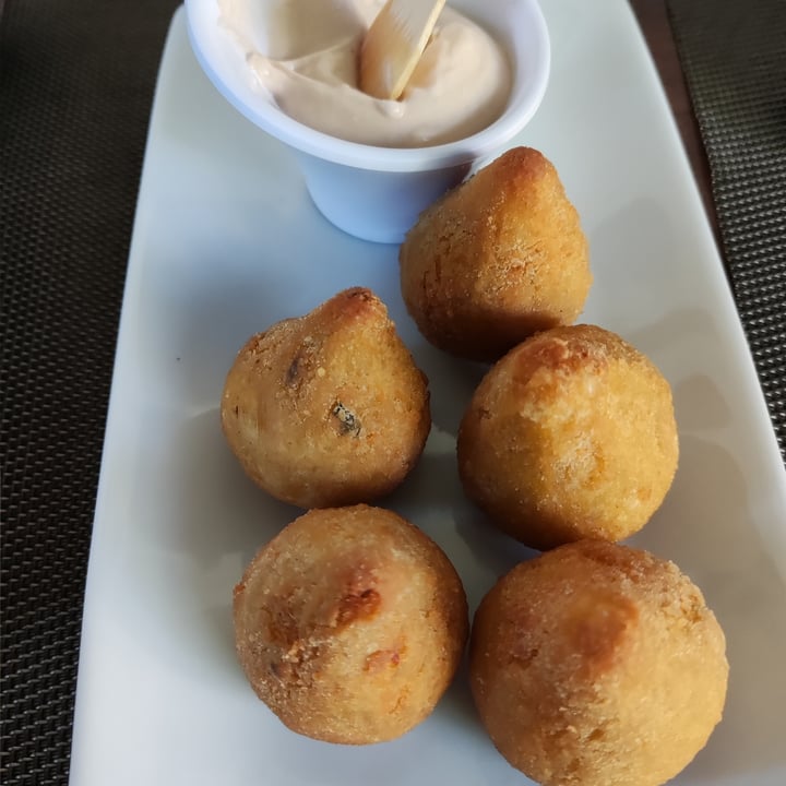 photo of B-Vegan Gastronomia Vegetariana Coxinha De Jaca shared by @naguozz on  12 Aug 2022 - review