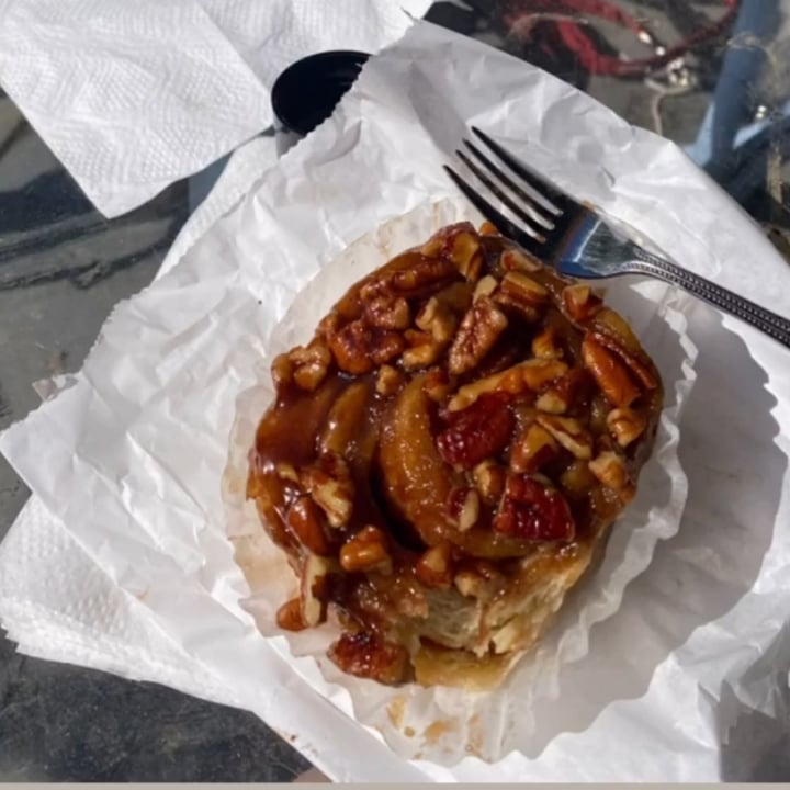 photo of Shoofly Vegan Bakery and Cafe Sticky Bun shared by @knorthway on  30 Dec 2021 - review
