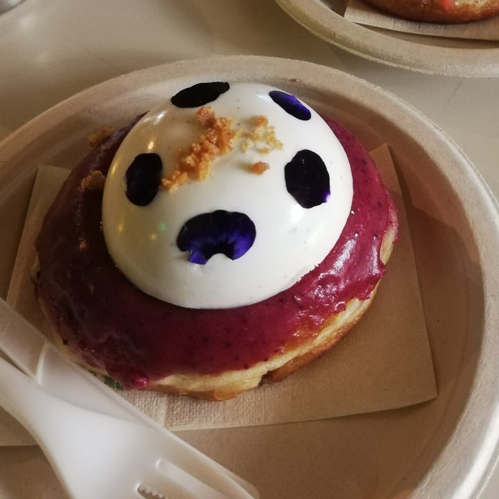 photo of Scoop 'n Dough PANNA COTTA & BLUEBERRY
DONUT shared by @sarahconlacca on  05 Mar 2022 - review
