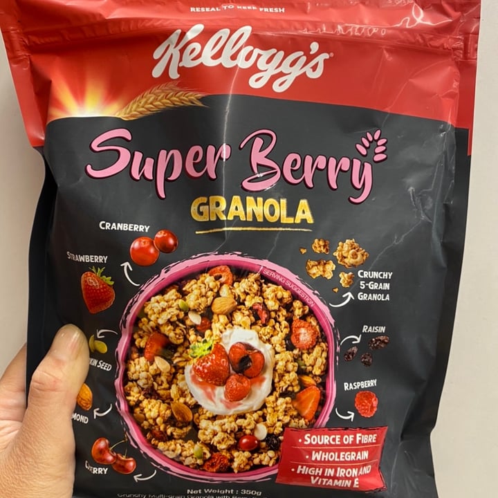 photo of Kellogg Super Berry Granola shared by @piggy-egg on  19 Aug 2022 - review