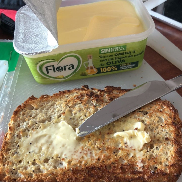 photo of Flora Flora Margarina Toque Aceite de Oliva shared by @beardandjays on  19 Dec 2021 - review