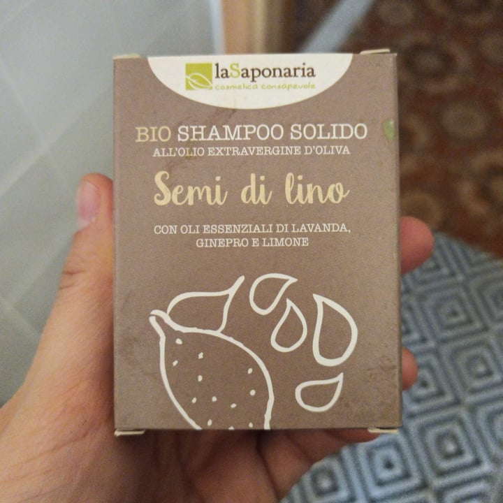 photo of La Saponaria Doccia shampoo solido ai Semi di lino shared by @fedegoesgreen on  16 Oct 2021 - review