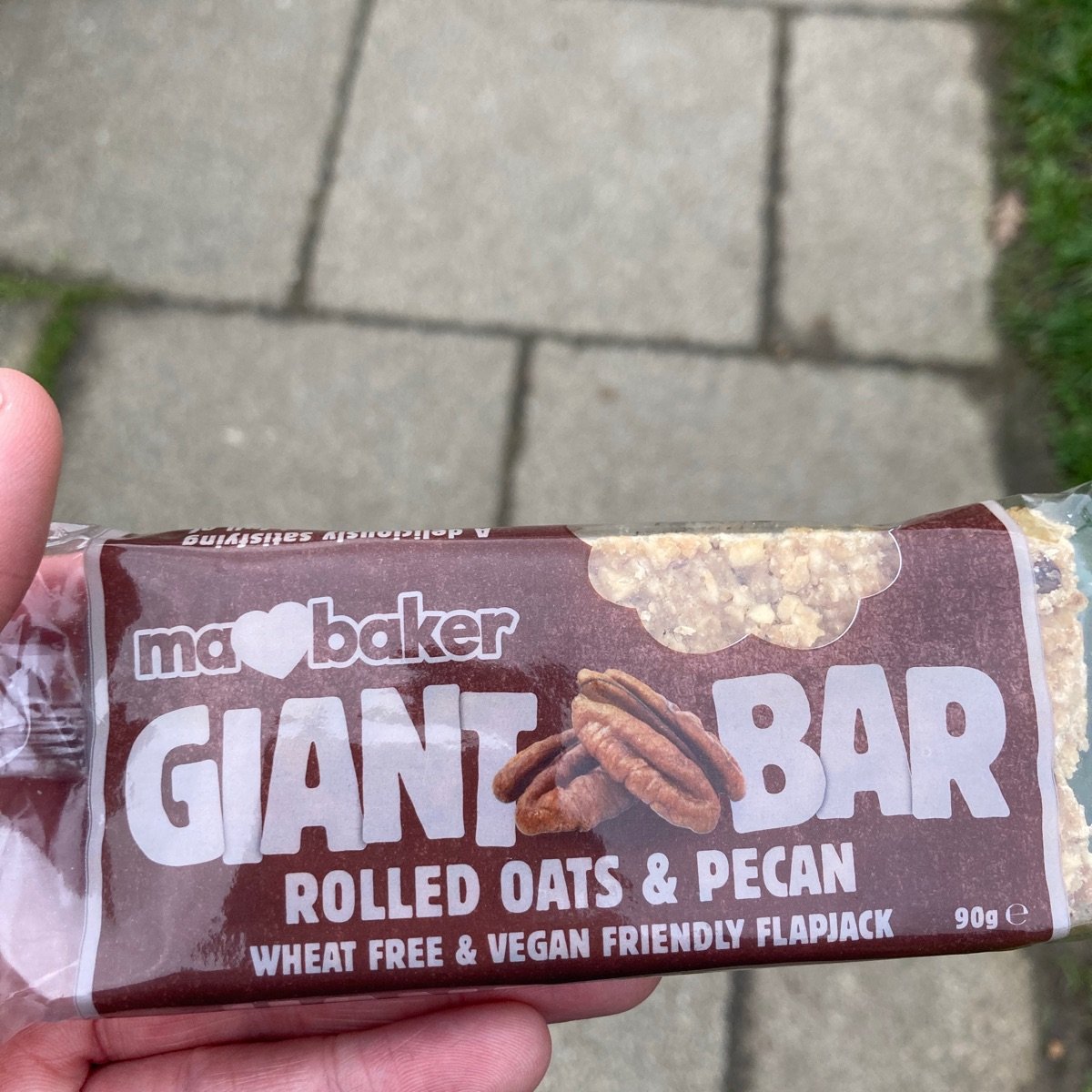 Ma baker Giant Bar Rolled Oats & Pecan Reviews abillion
