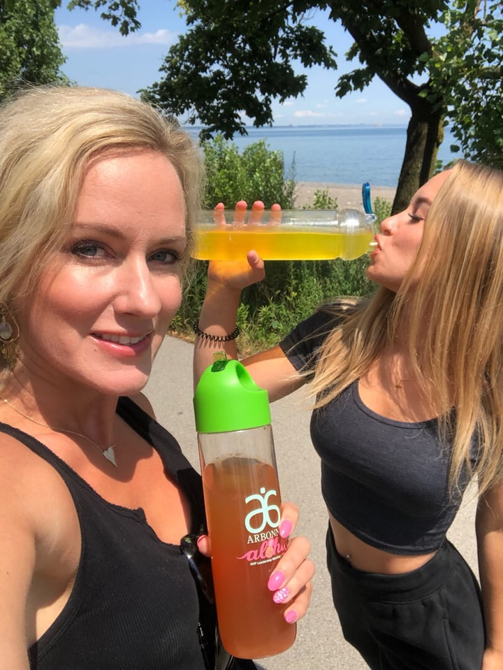 photo of Arbonne Energy Fizz Sticks - Citrus shared by @michelleantoinette on  26 Aug 2019 - review