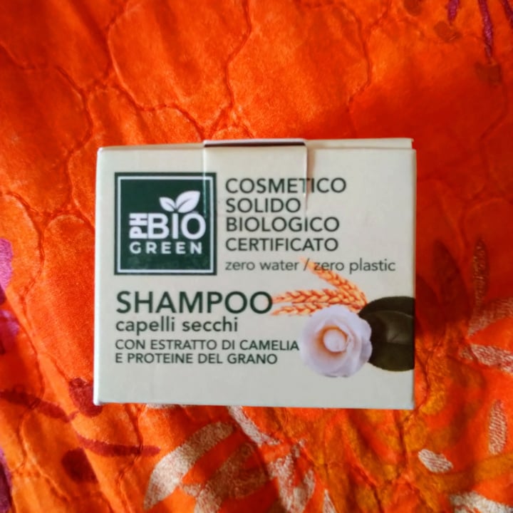 photo of PhBioGreen Shampoo Capelli Secchi shared by @walkabout-veg on  07 Oct 2021 - review