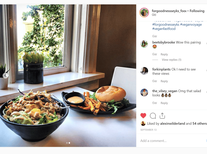 review photo of Gló Vegan Burger and Thai Salad shared by @forgoodnessseyks on 31 Oct 2019 - review