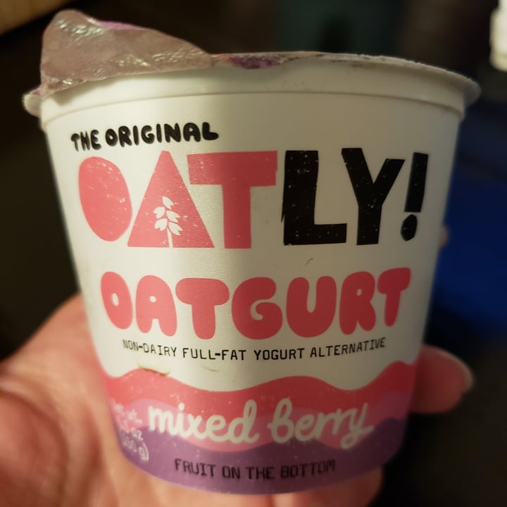 photo of Oatly Oatgurt Mixed Berry shared by @jenicalyonclapsaddle on  26 May 2021 - review