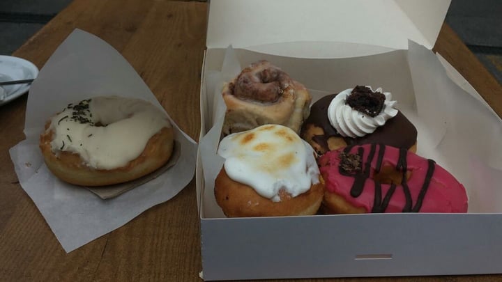 photo of Delish Vegan Doughnuts Donuts variados shared by @jessvv on  27 Feb 2020 - review