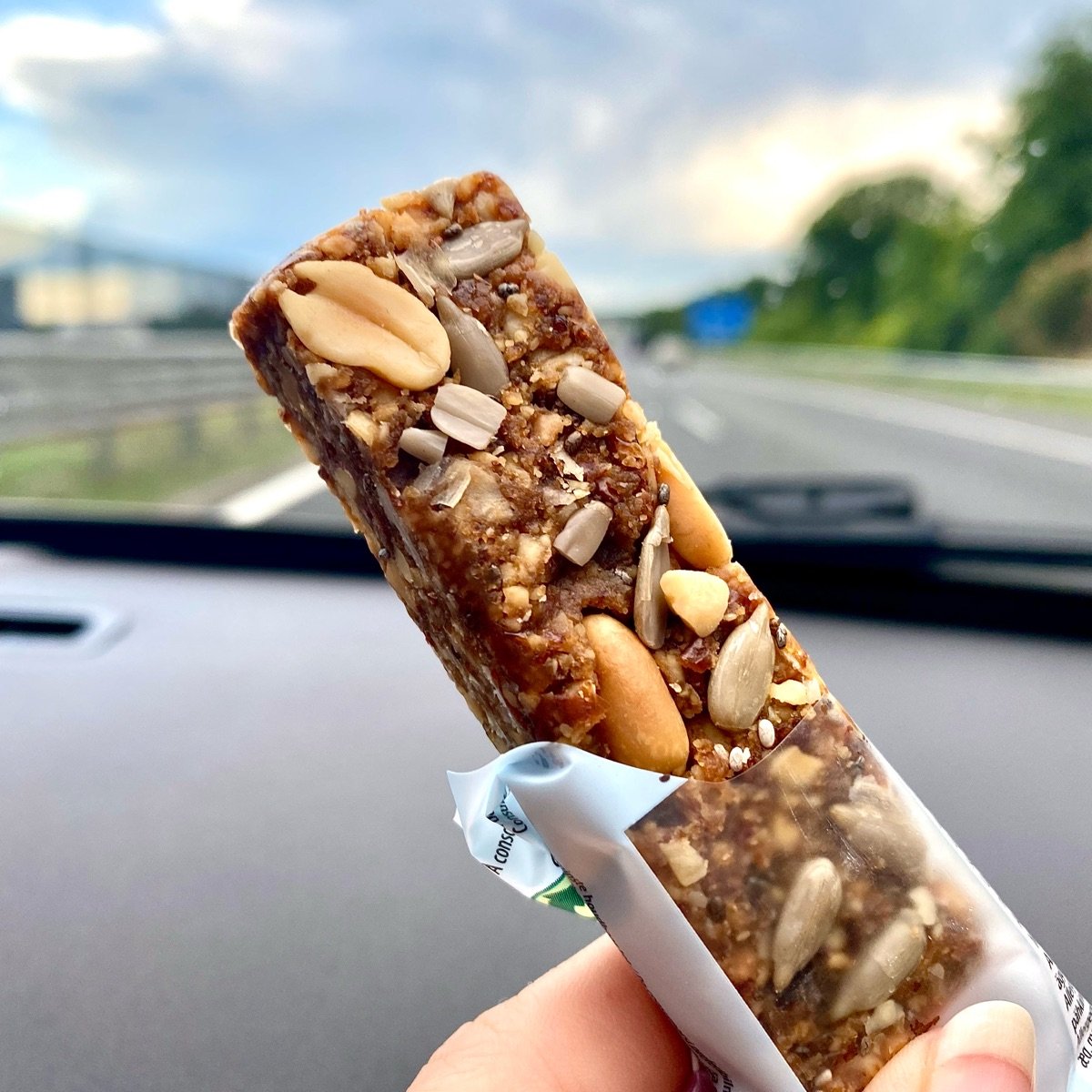 Kellogg Raw fruits, nuts & oats bar Reviews abillion