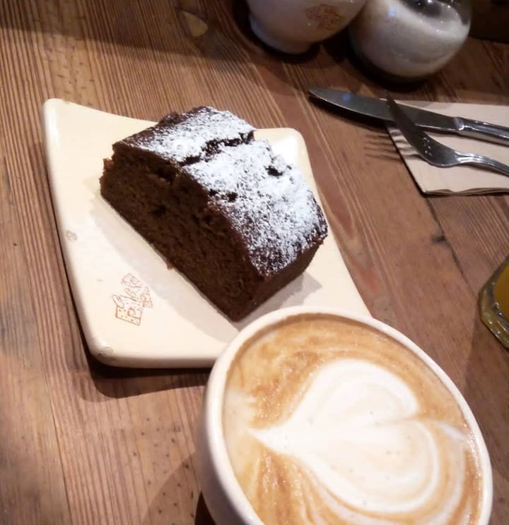 photo of Le Pain Quotidien Carrot Cake shared by @periclod on  12 Nov 2019 - review