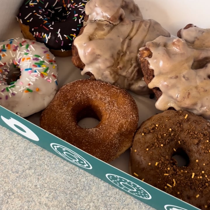 review photo of Lady Glaze Doughnuts Apple Fritter shared by @kavirac on 06 Nov 2022 - review