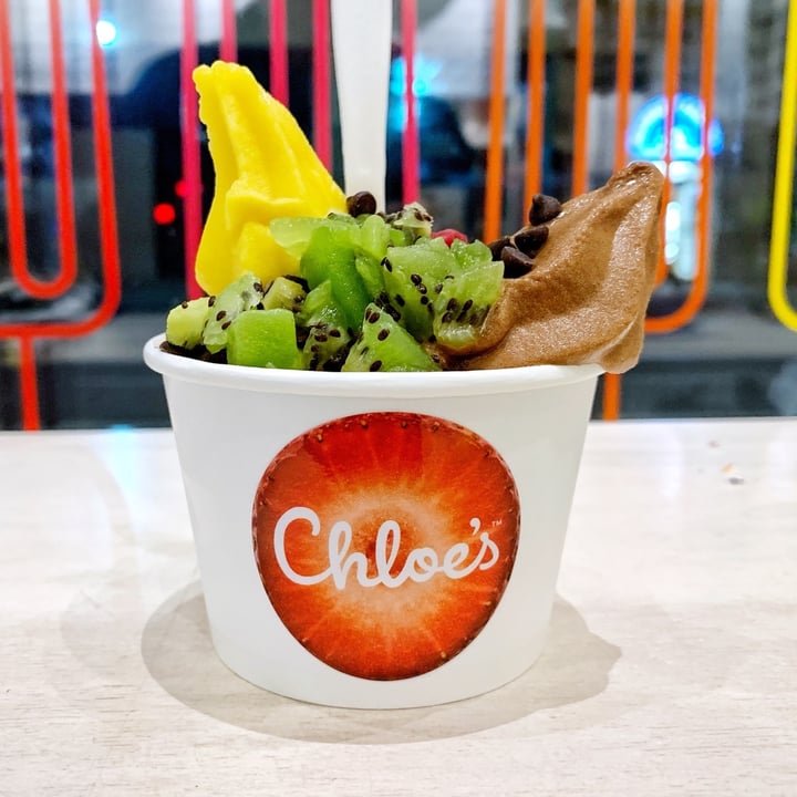 photo of Chloe's Soft Serve Fruit Co. Dark Chocolate Soft Serve shared by @hugemittons on  22 Nov 2019 - review